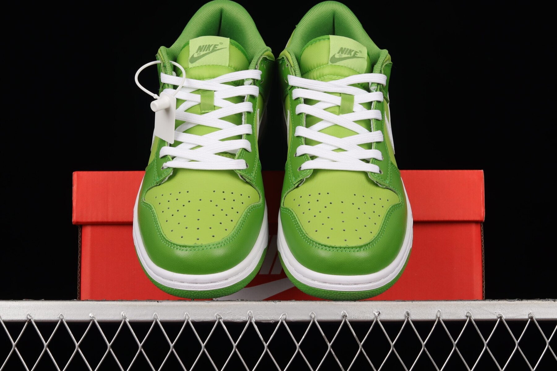 Dunk Low Chlorophyll - Image 6