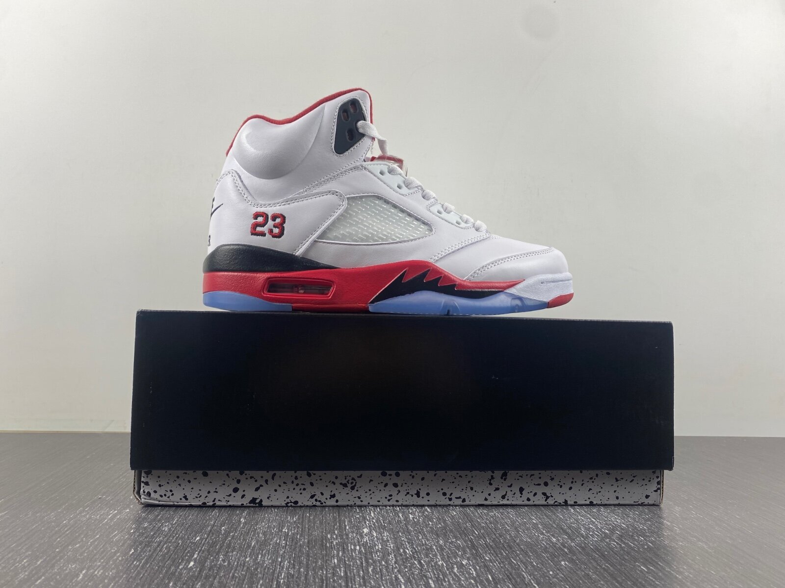 AJ5 Fire Red - Image 2