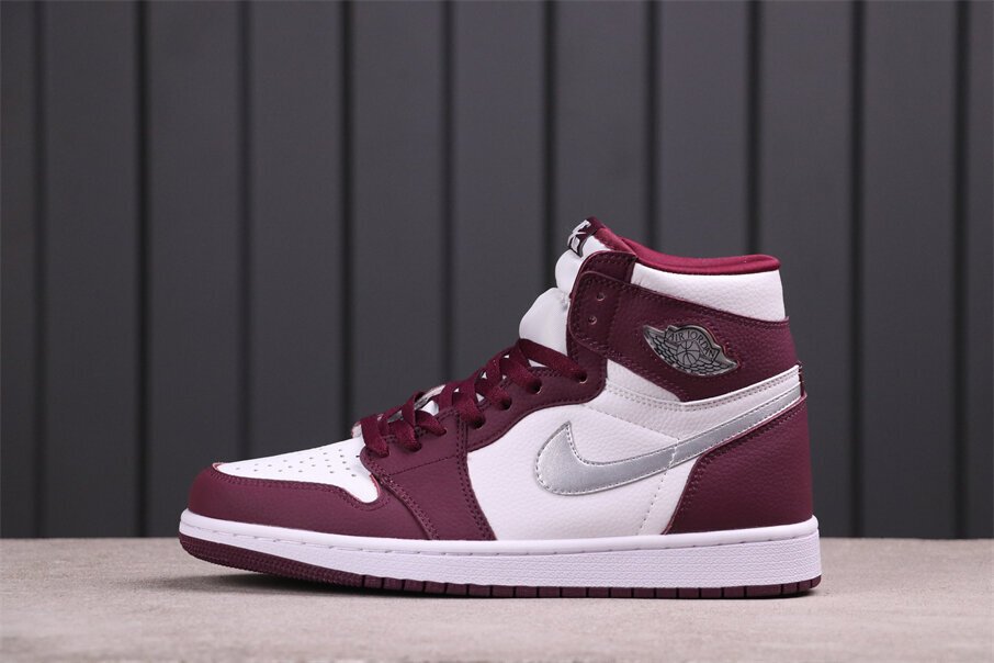 AJ1 Retro High OG Bordeaux - Image 2