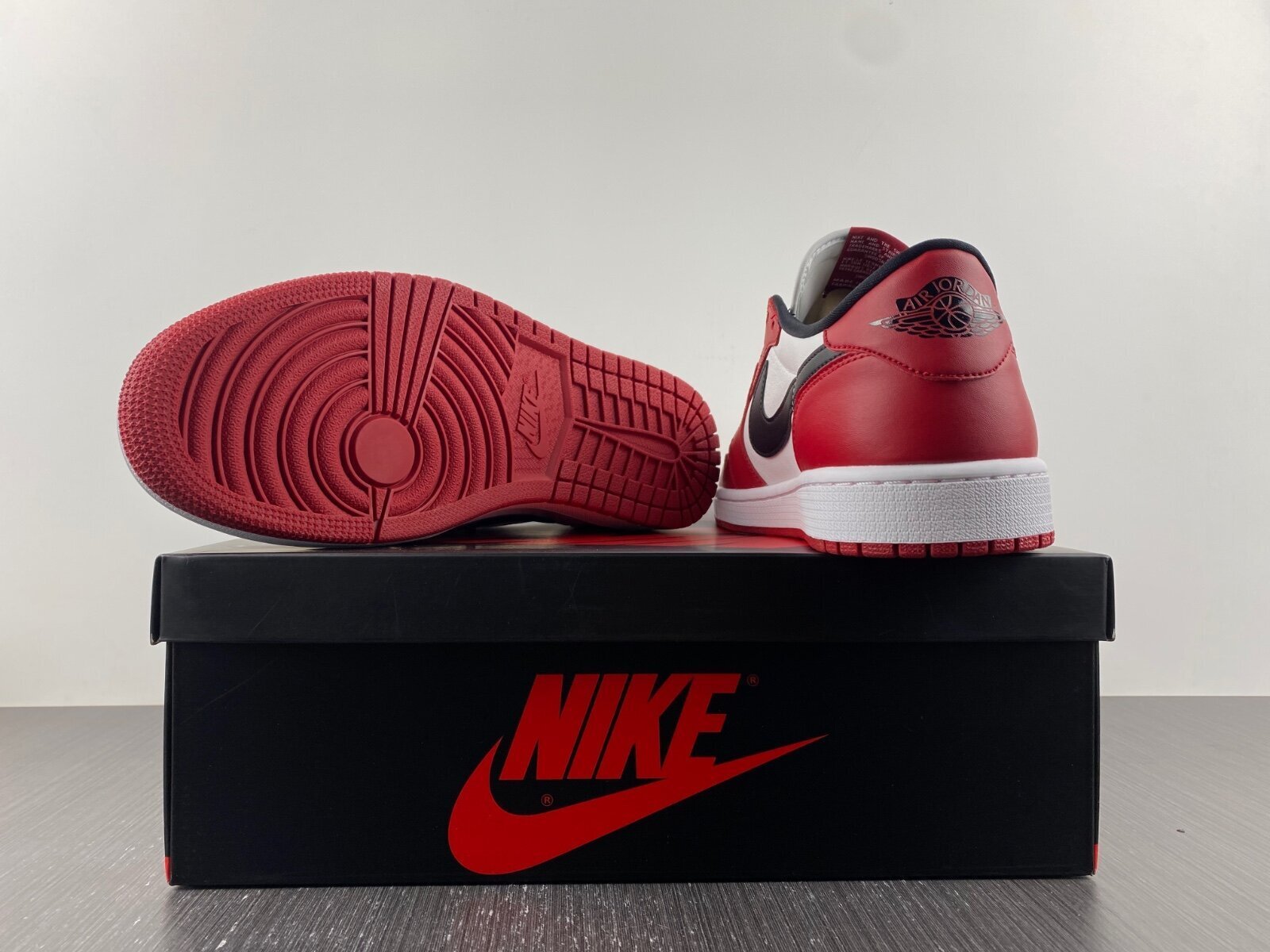 AJ1 Retro Low Chicago (2016) - Image 8