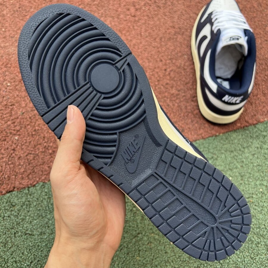 Dunk Low Vintage Navy - Image 11