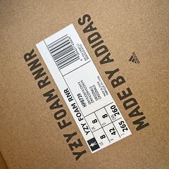 Adidas Yeezy Foam RNNR Onyx - Image 4