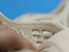 Adidas Yeezy Foam RNNR Sand - Image 11