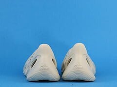 Adidas Yeezy Foam RNNR Sand - Image 6