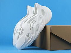 Adidas Yeezy Foam RNNR Ararat - Image 8