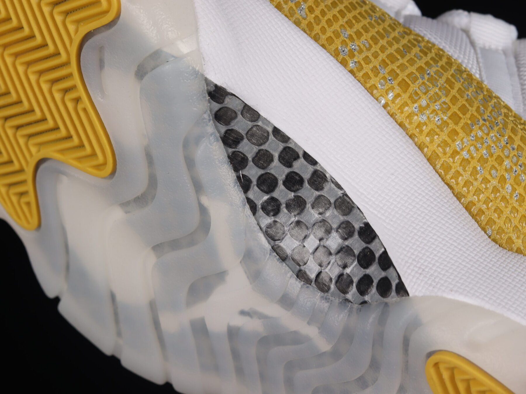 AJ11 Low Yellow Snakeskin - Image 5
