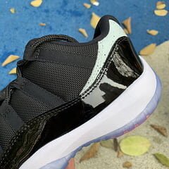 AJ11 Retro Low Infrared - Image 6