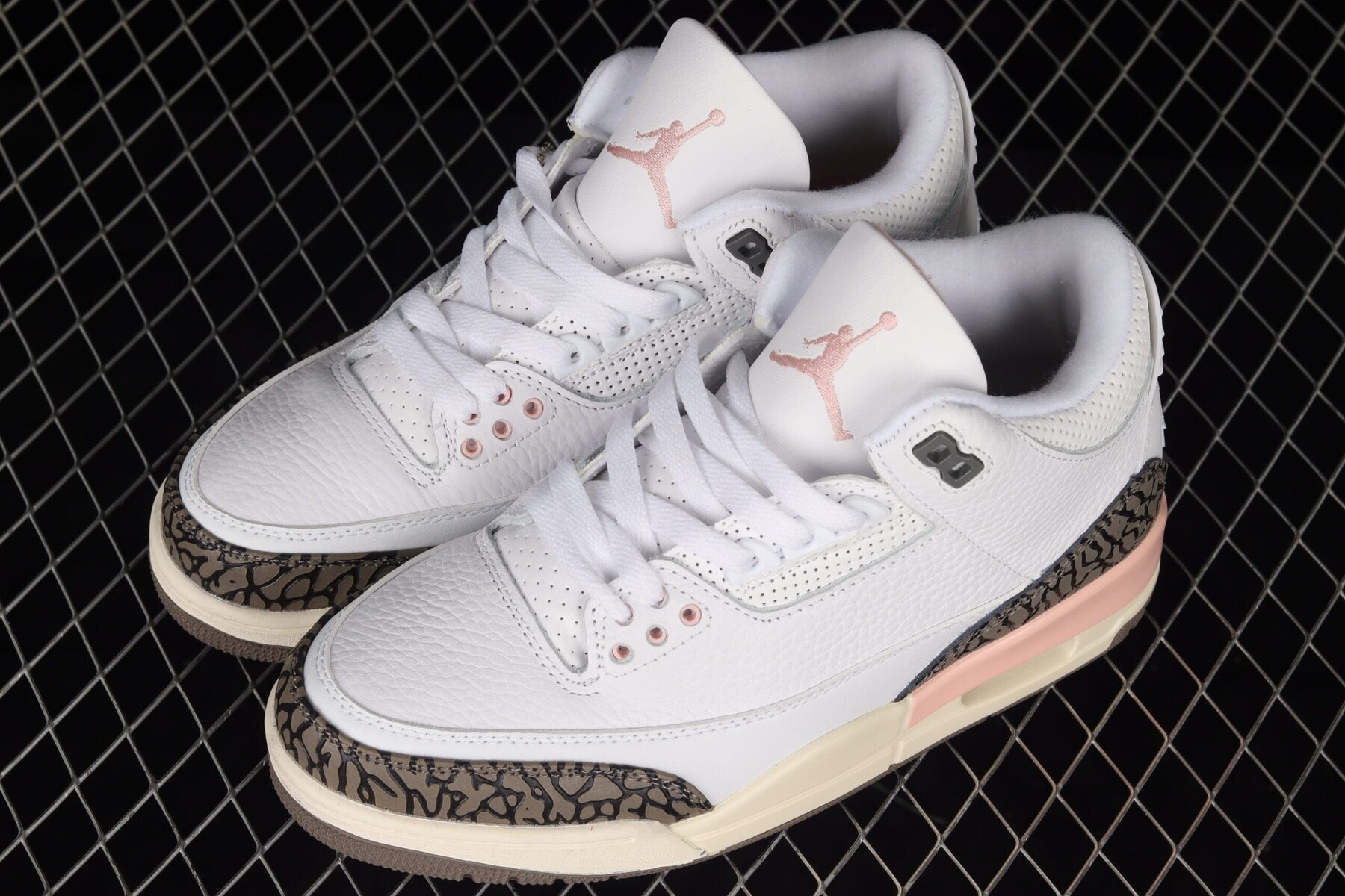 AJ3 Retro Atmosphere Neapolitan Dark Mocha - Image 4
