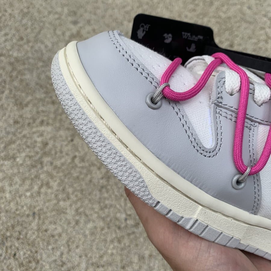 Off White Dunk Low Lot 30 - Image 4