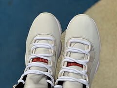 AJ11 Retro Platinum Tint - Image 12