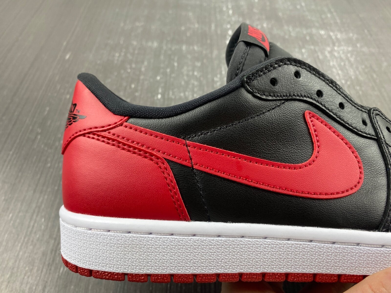 AJ1 Retro Low OG 'Bred' - Image 13