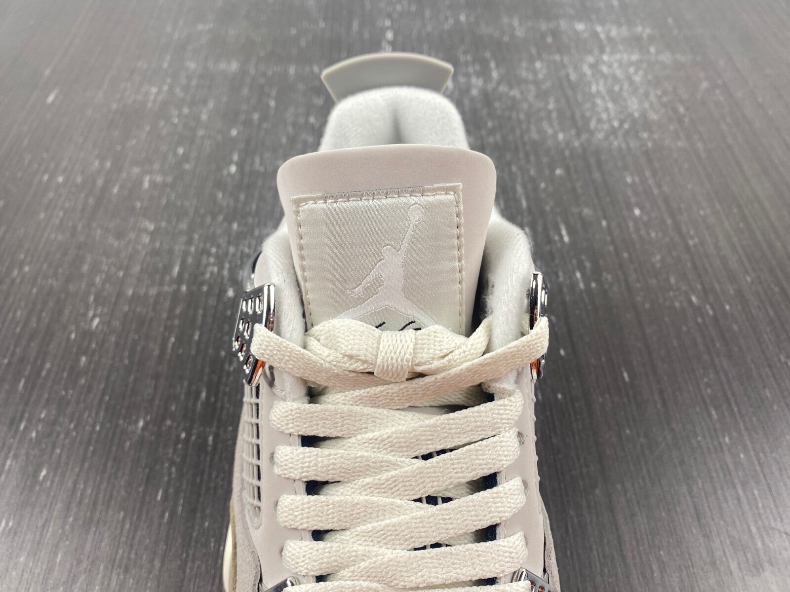 AJ4 Frozen Moments - Image 4
