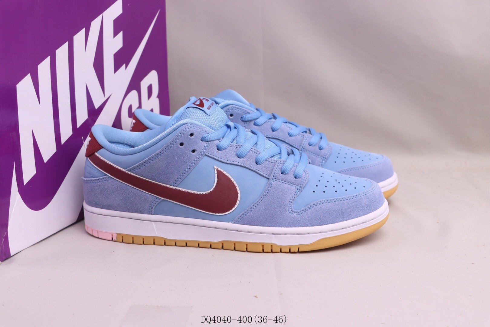 SB Dunk Low Philadelphia Phillies - Image 7