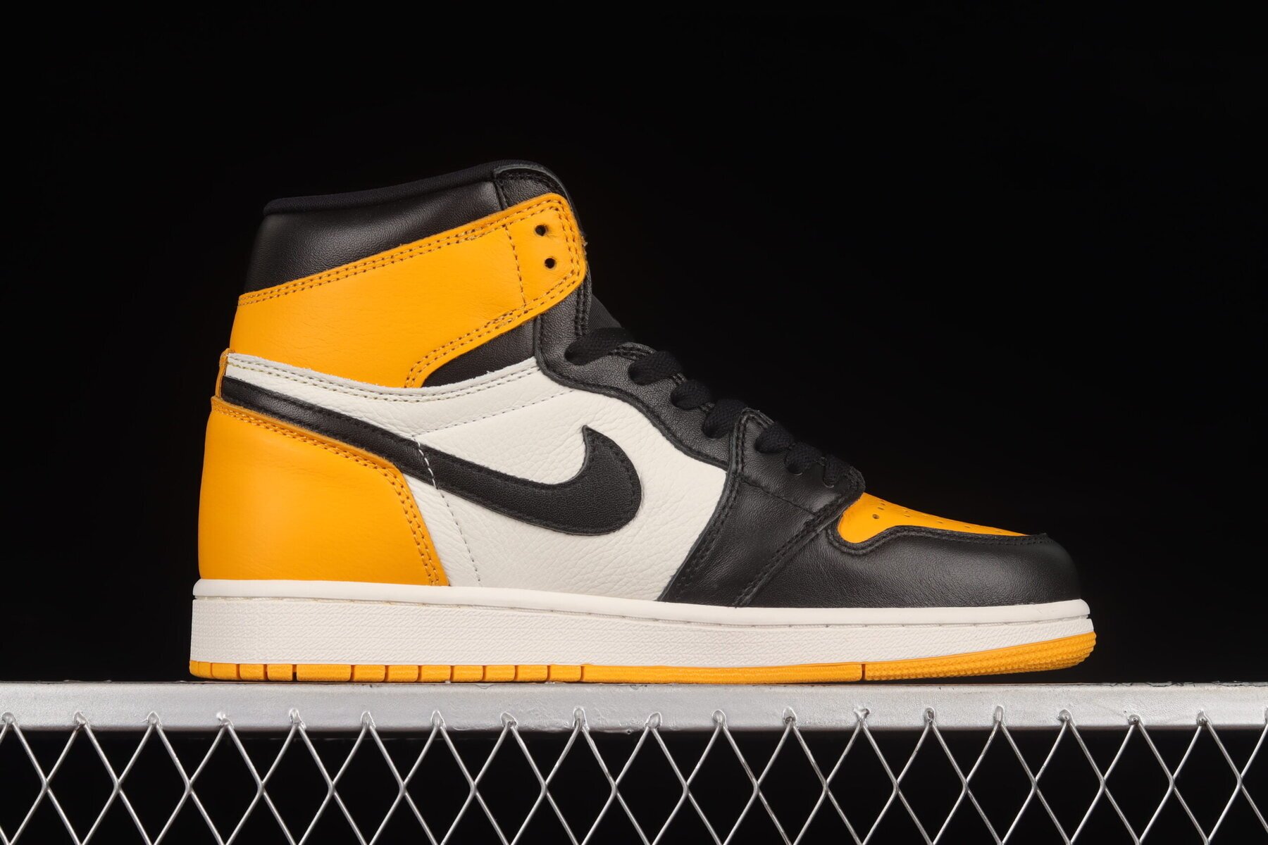 AJ1 High OG Taxi Yellow Toe - Image 12