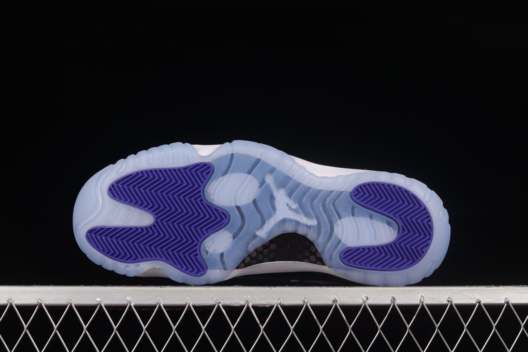 AJ11 Retro Low Concord - Image 3