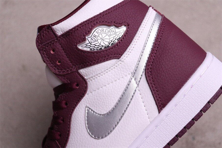 AJ1 Retro High OG Bordeaux - Image 3