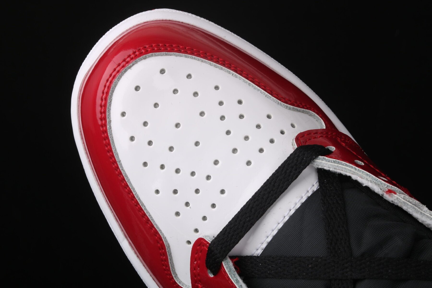 AJ1 Retro High, Fearless UNC Chicago - Image 2