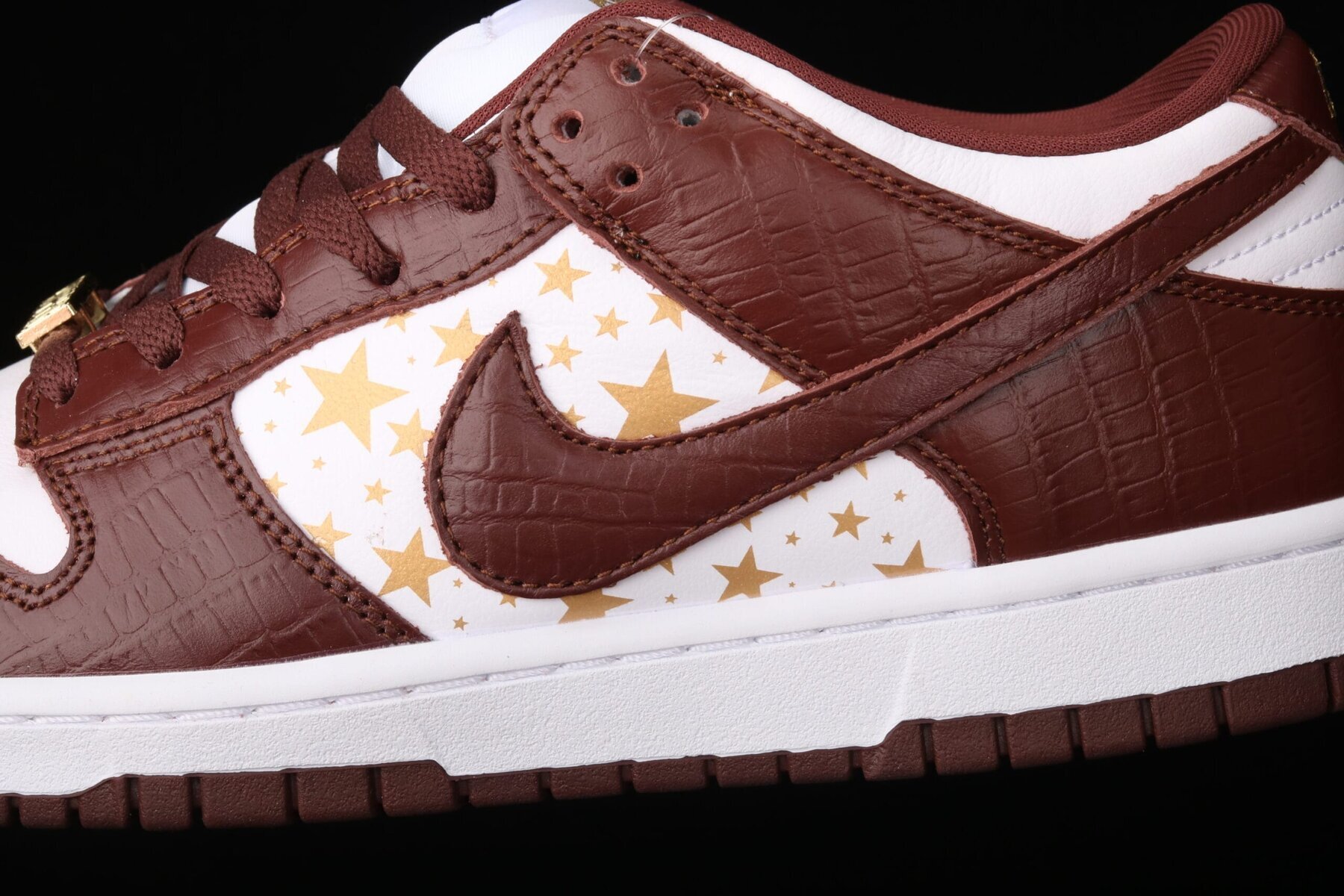 SB Dunk Low, Supreme Stars Barkroot Brown - Image 3