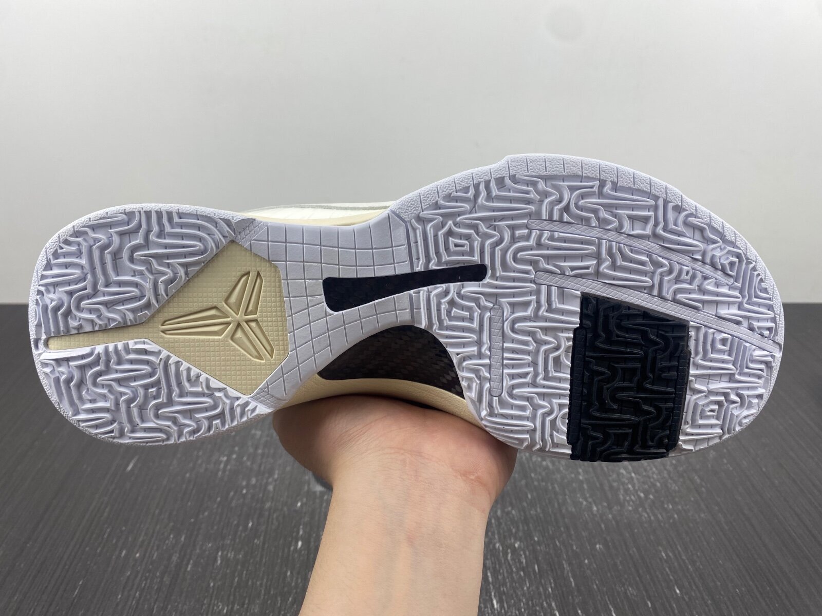 Off-White x Kobe 5 Protro Custom White - Image 7