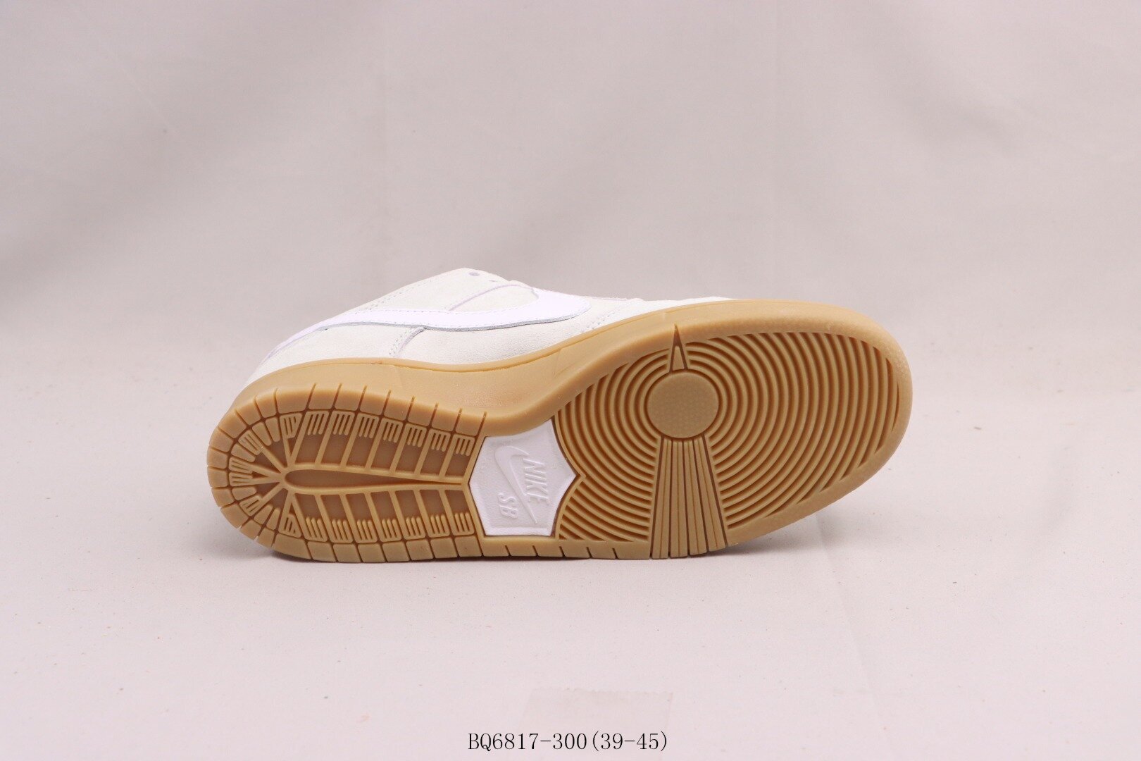 SB Dunk Low Island Green Gum - Image 4