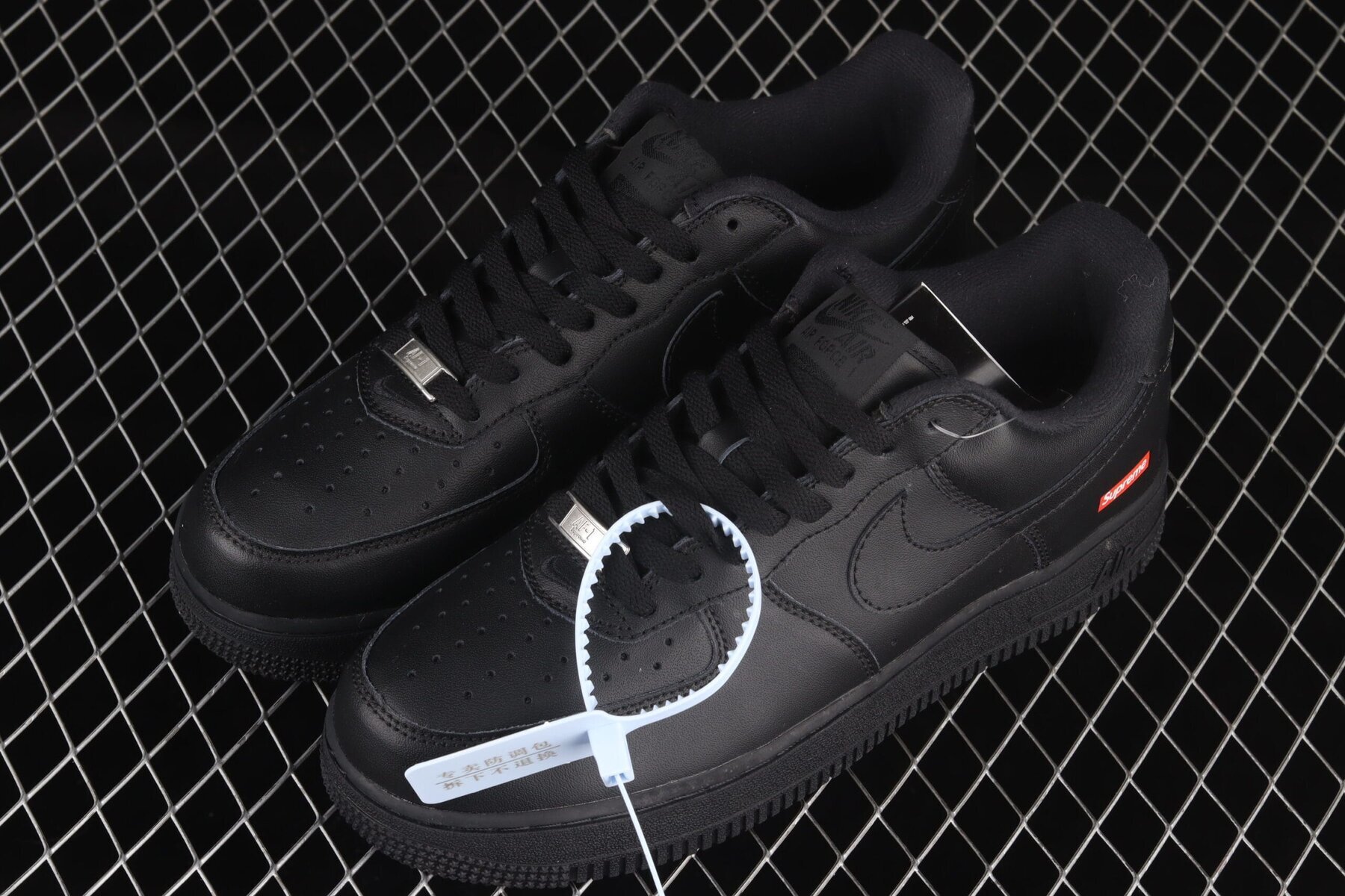 Air Force 1 Low Supreme Black - Image 4