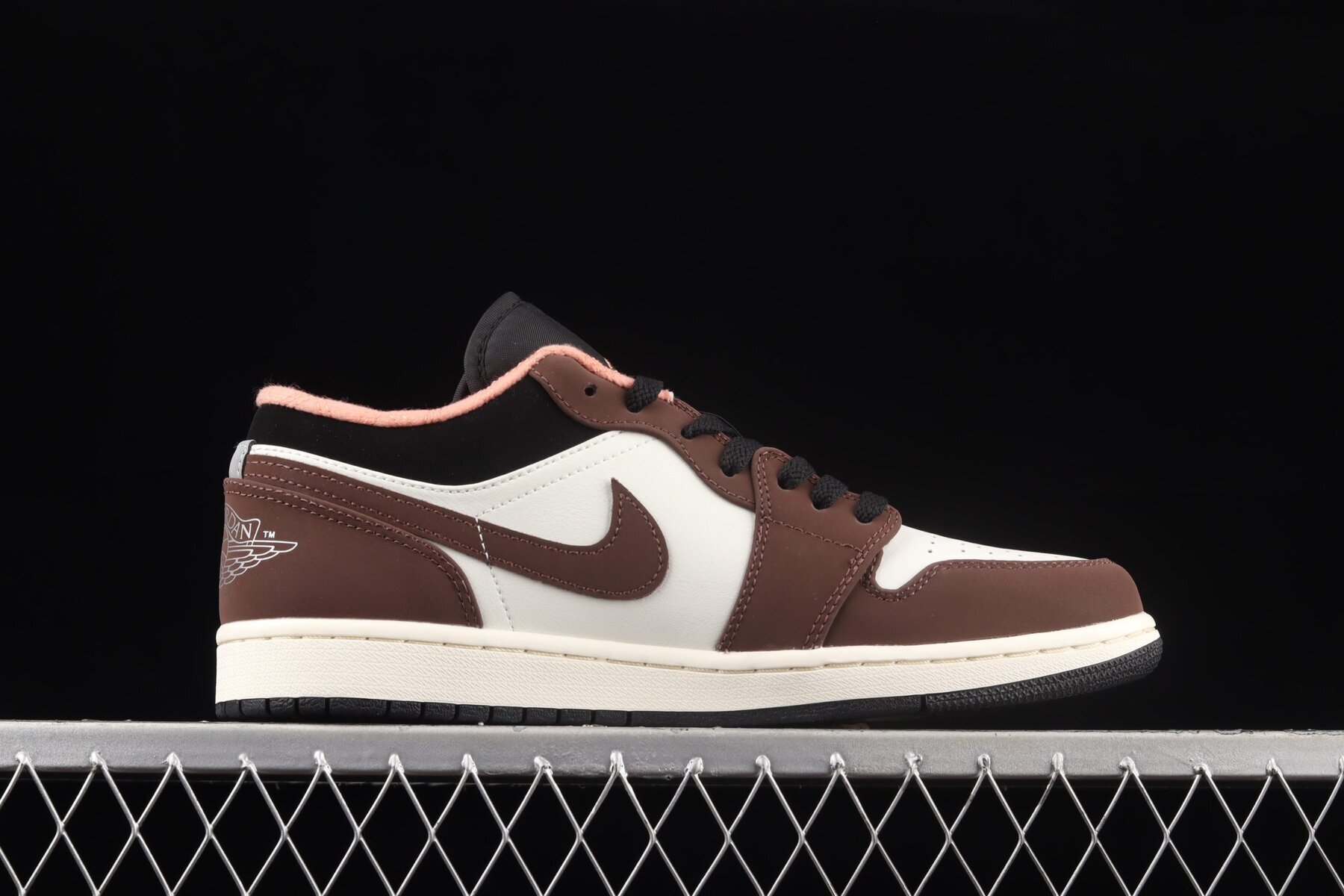 AJ1 Low Mocha - Image 3