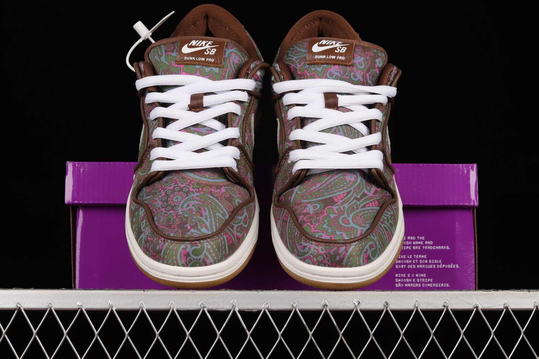 SB Dunk Low Pro Paisley Brown - Image 4