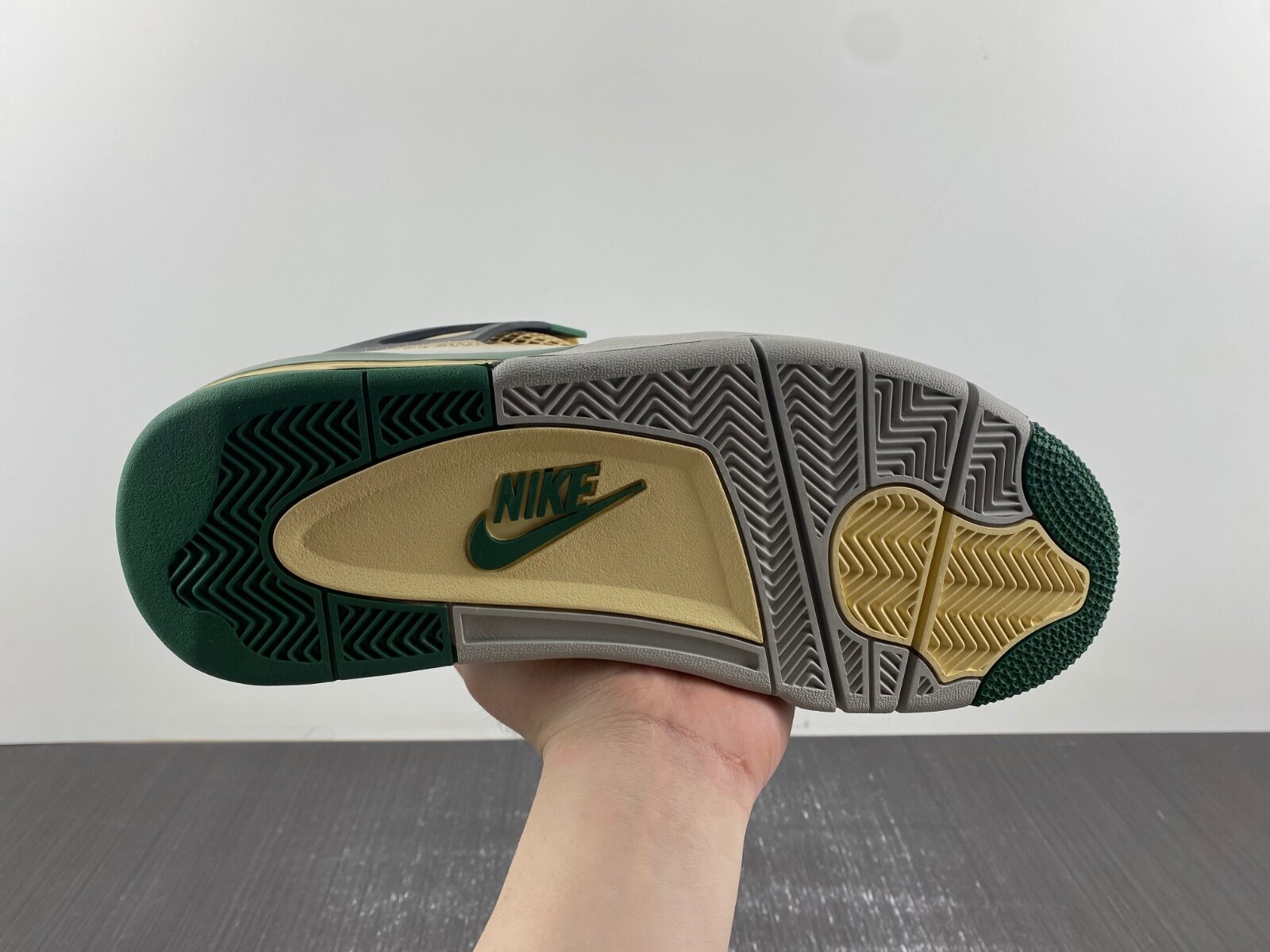 AJ4 Venusuar - Image 7