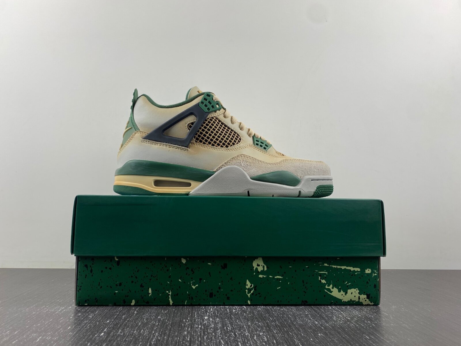AJ4 Venusuar - Image 13