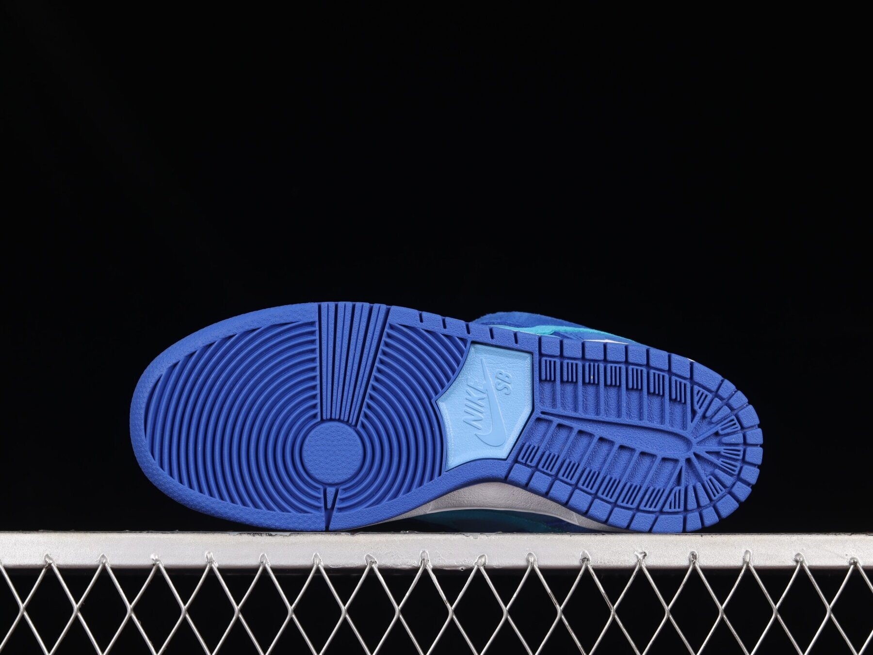 SB Dunk Low Blue Raspberry - Image 6