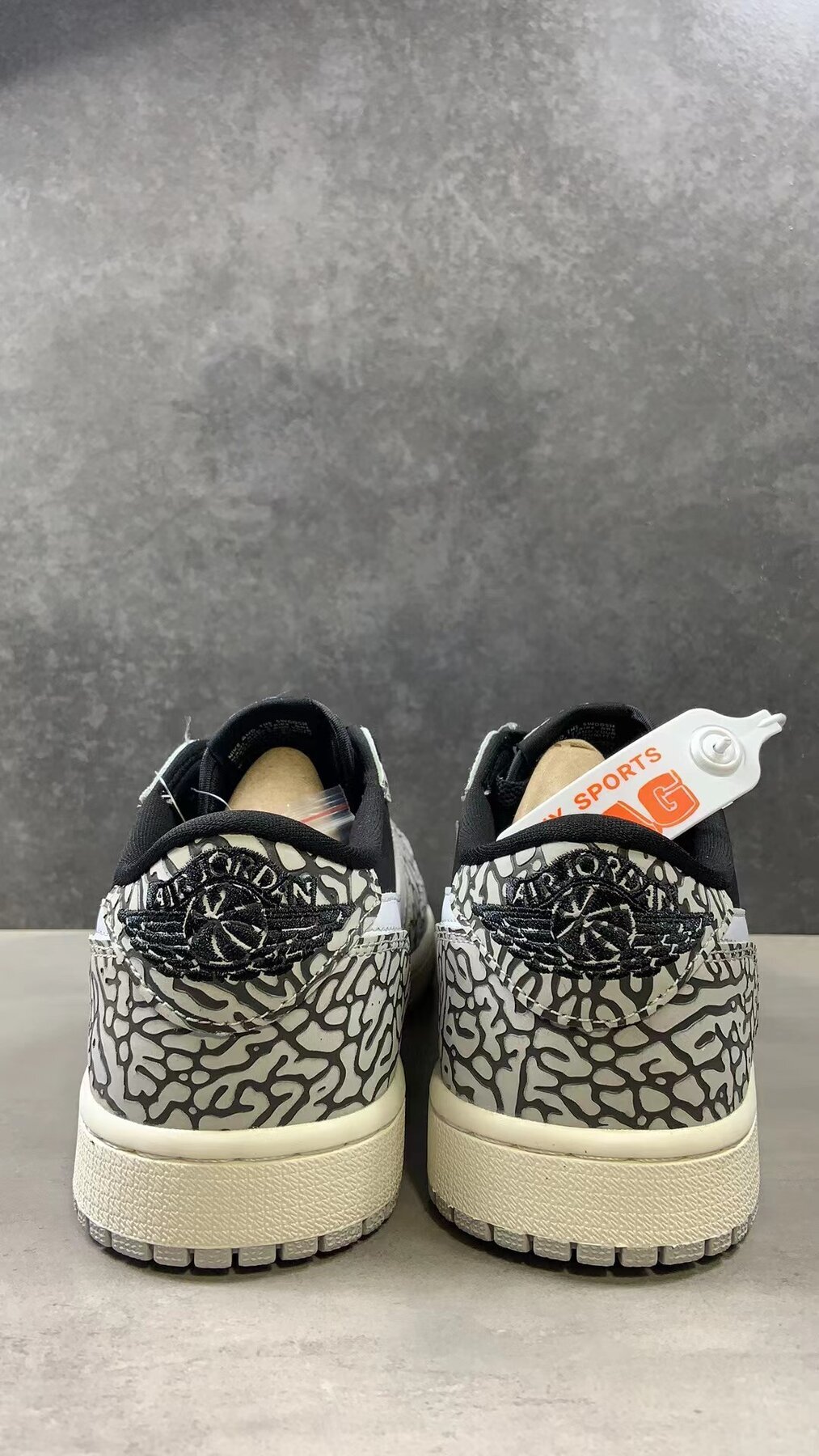 AJ1 Retro Low OG Black Cement - Image 2