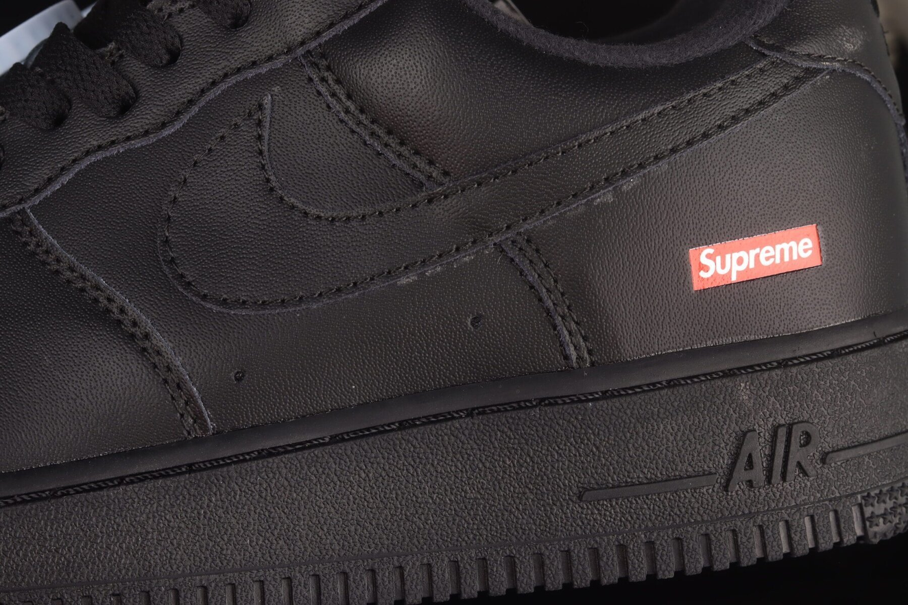 Air Force 1 Low Supreme Black - Image 2