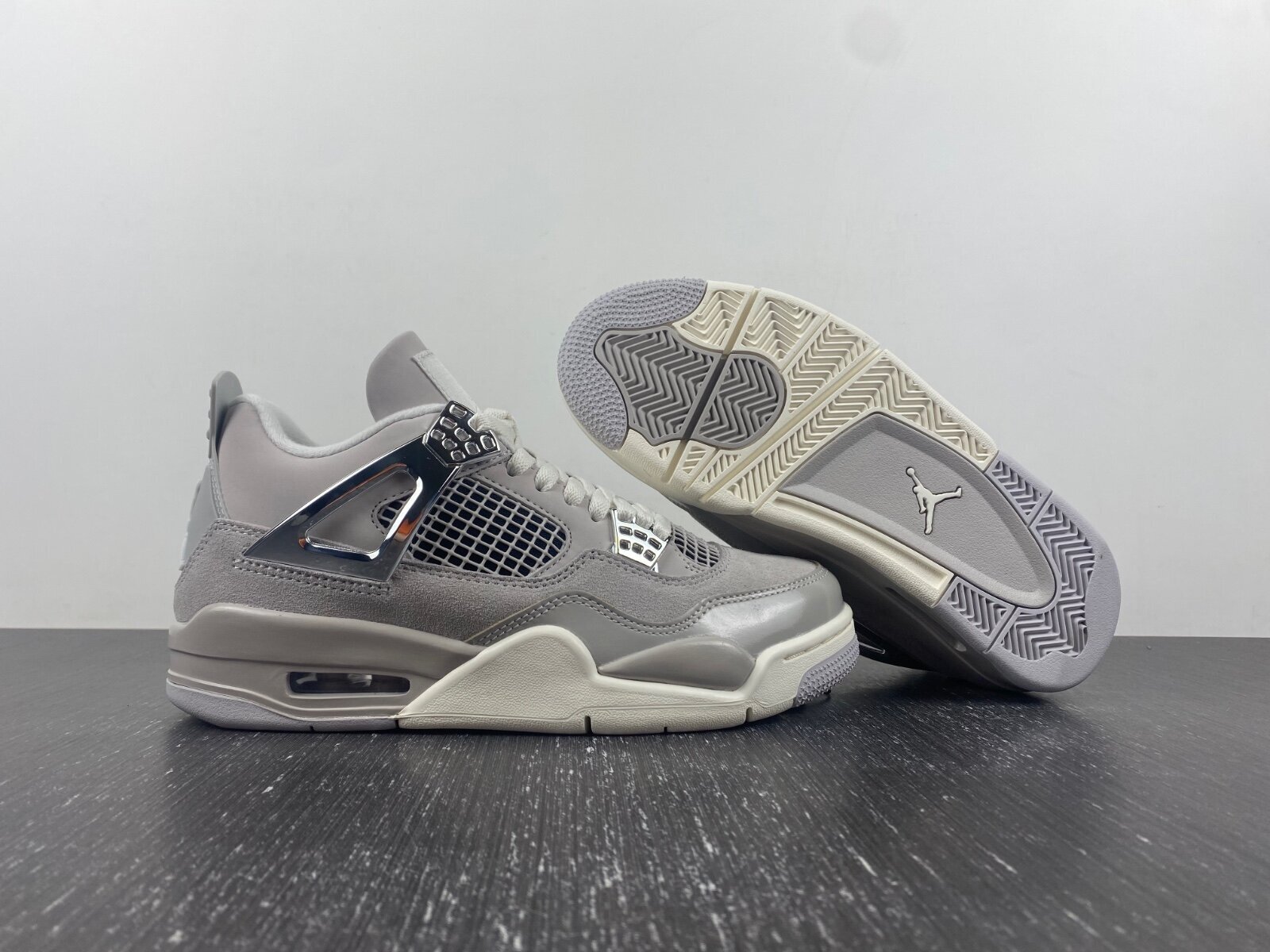 AJ4 Frozen Moments - Image 9