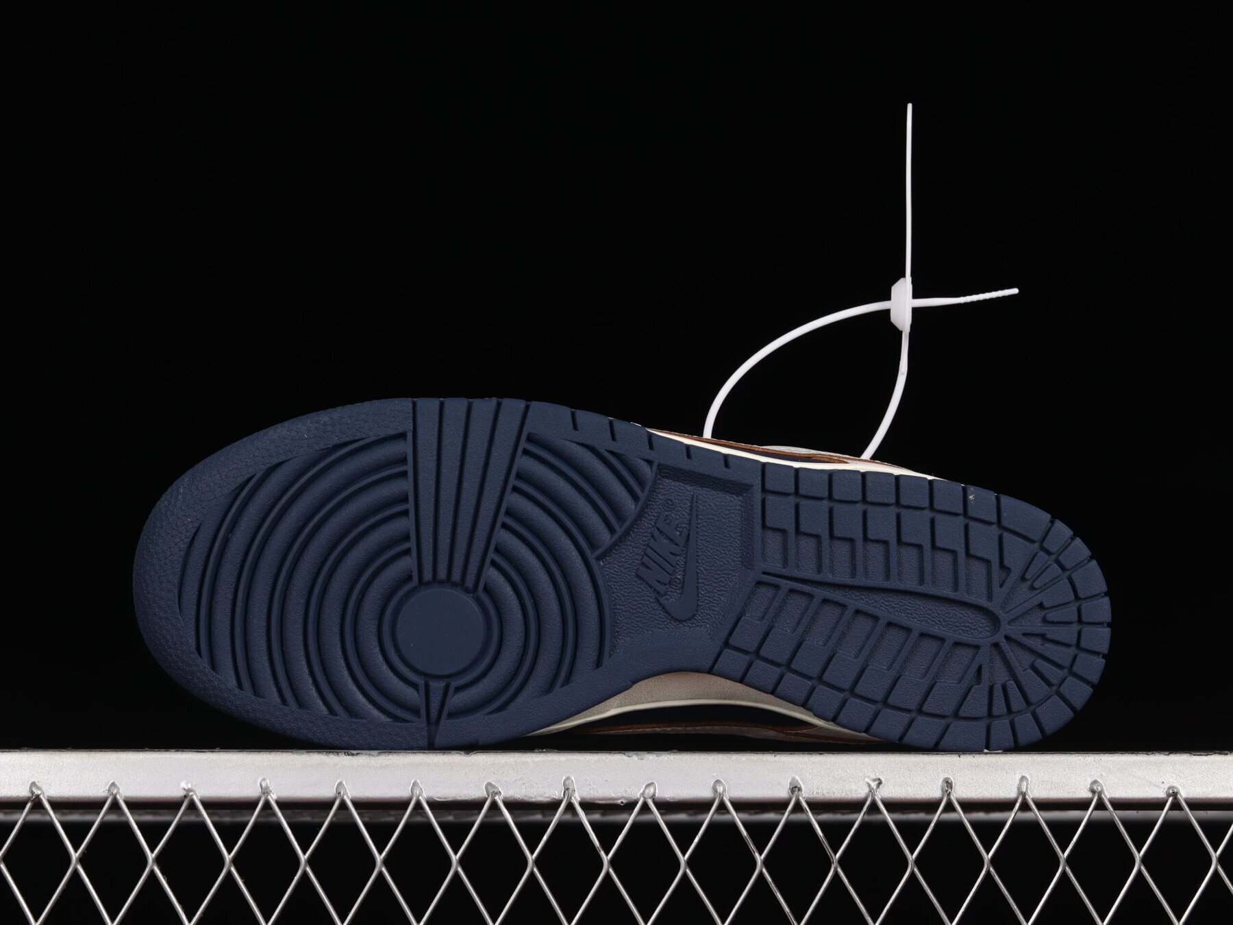 HUF x SB Dunk Low “New York City” - Image 4