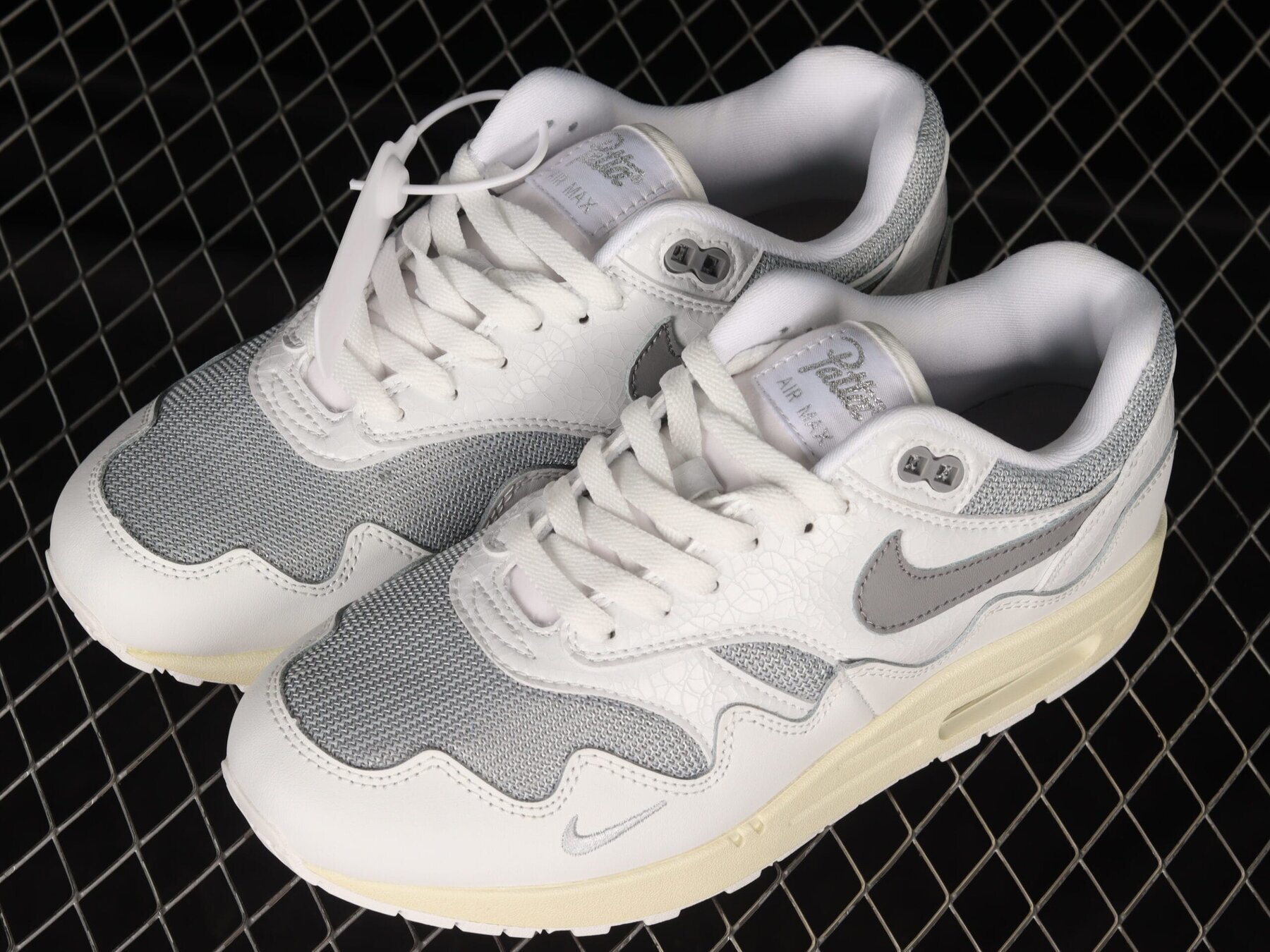 Air Max 1 Patta Waves White - Image 12