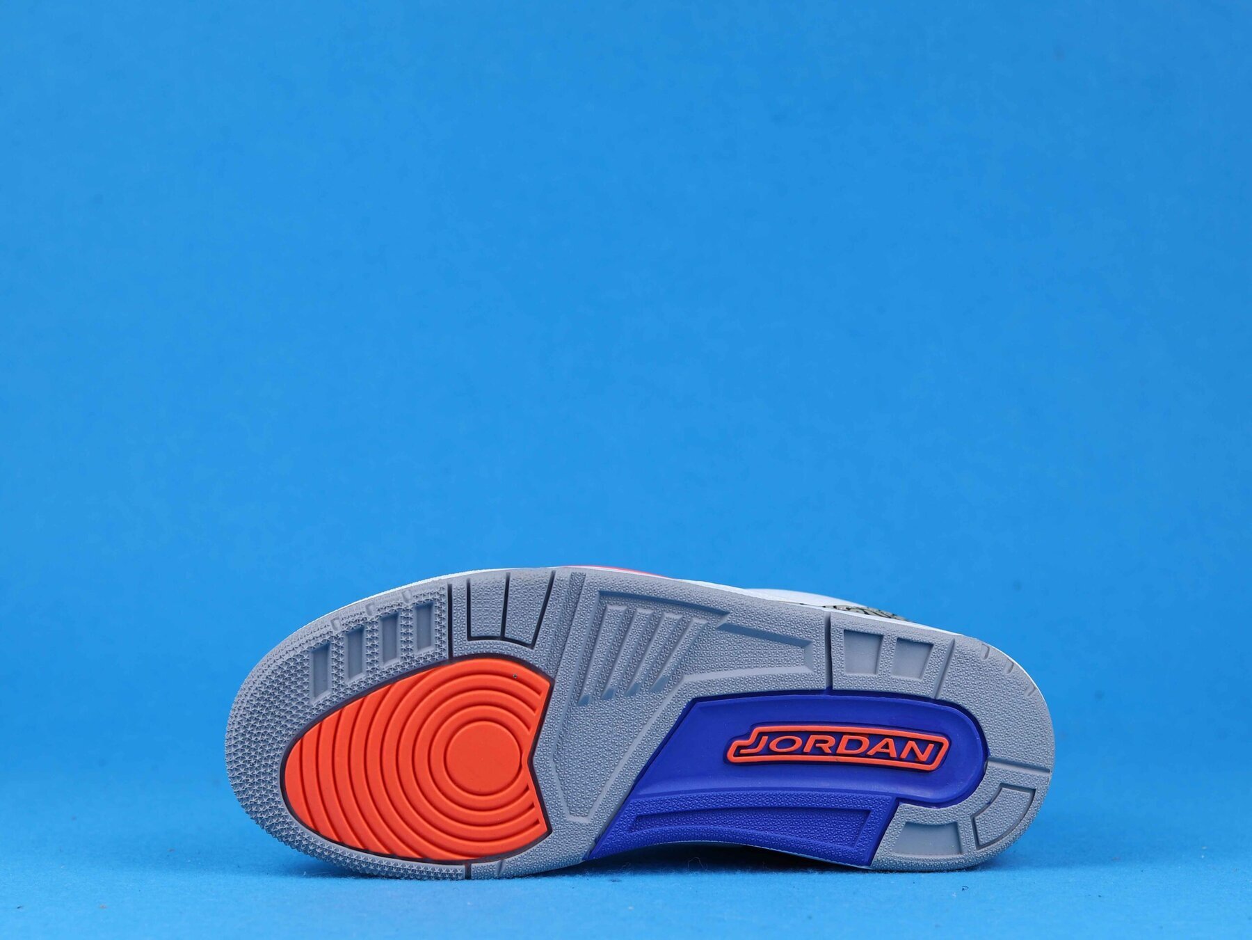 AJ3 Retro Knicks - Image 8