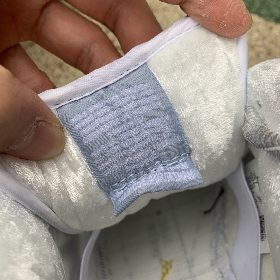 Sean Cliver x SB Dunk Low - Image 12