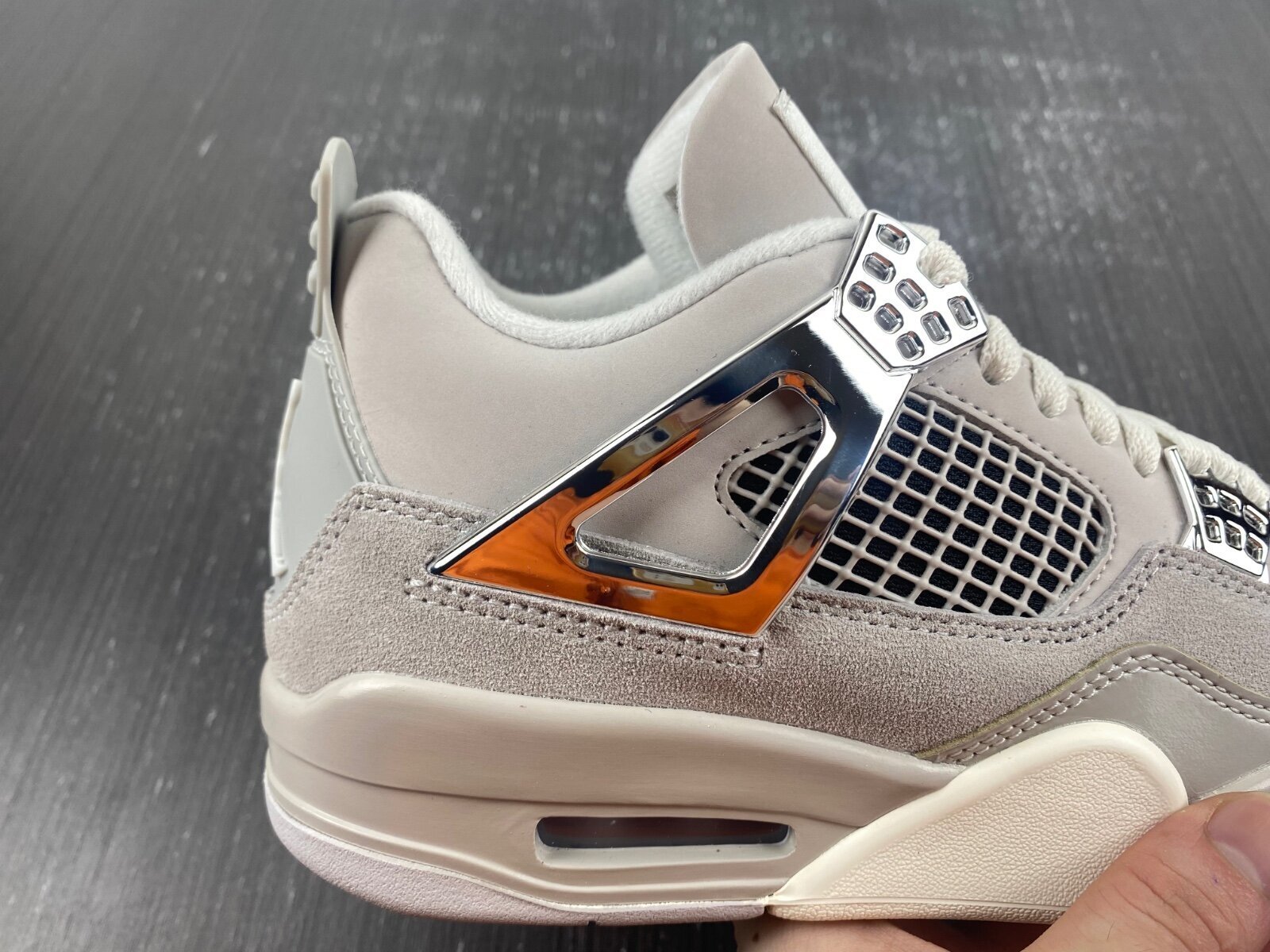 AJ4 Frozen Moments - Image 5