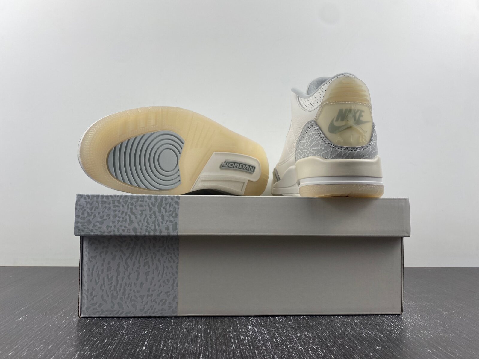 AJ3 Retro SE Craft Ivory - Image 7