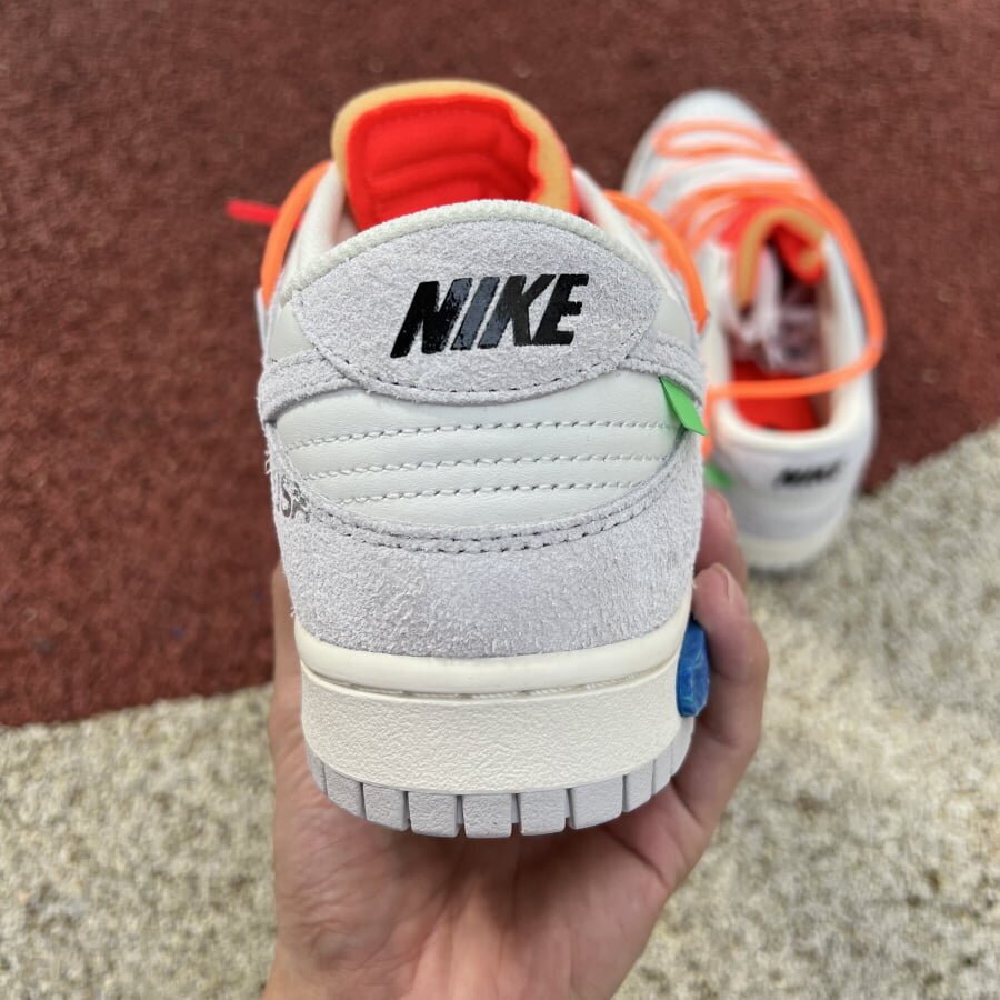 Off White Dunk Low Lot 31 - Image 4
