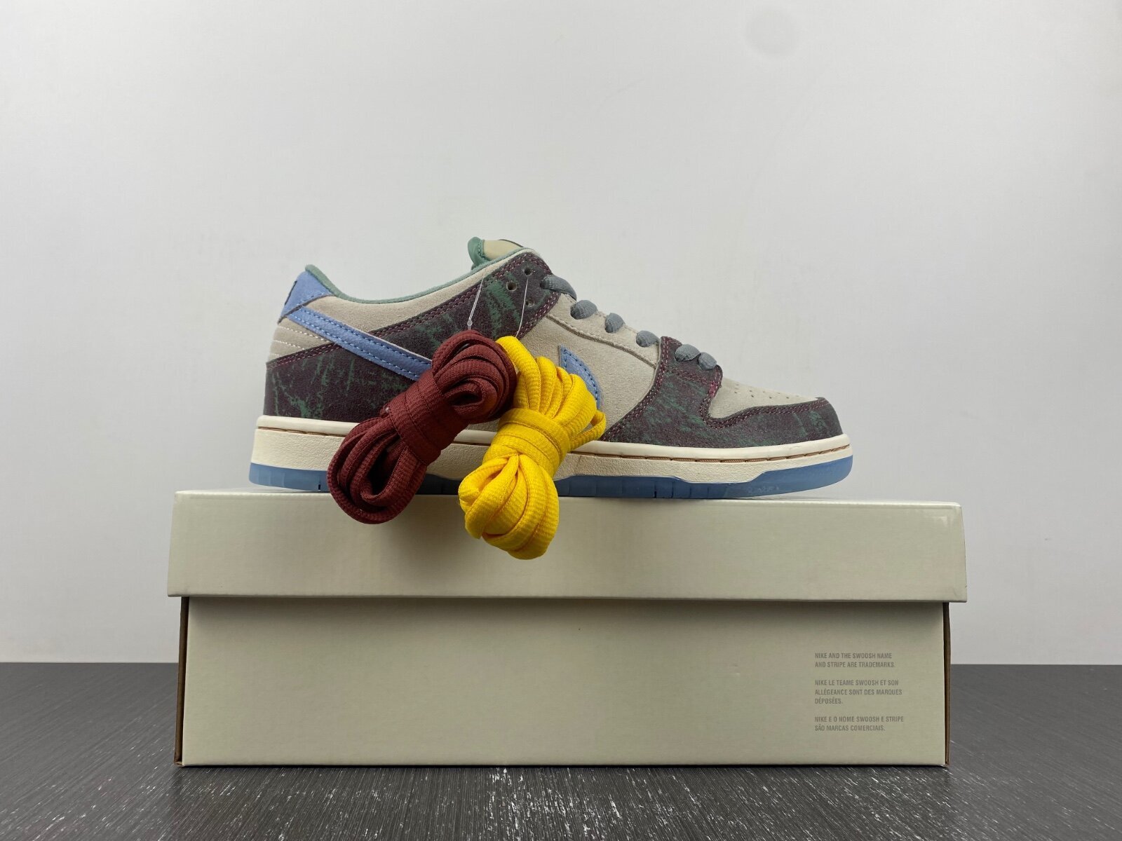 SB Dunk Low Crenshaw Skate Club - Image 6