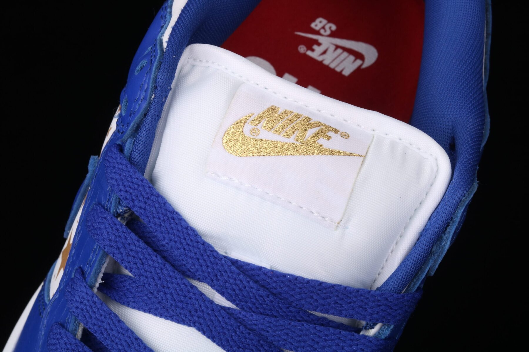 SB Dunk Low, Supreme Stars Hyper Royal - Image 4