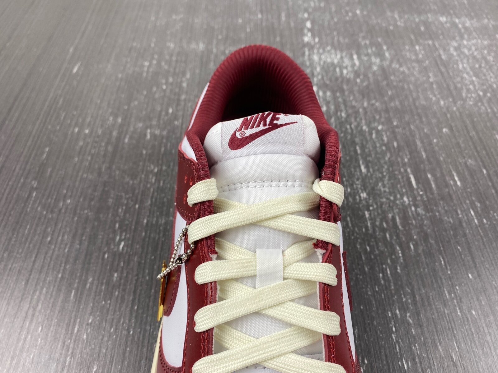 Dunk Low PRM Vintage Team Red - Image 10