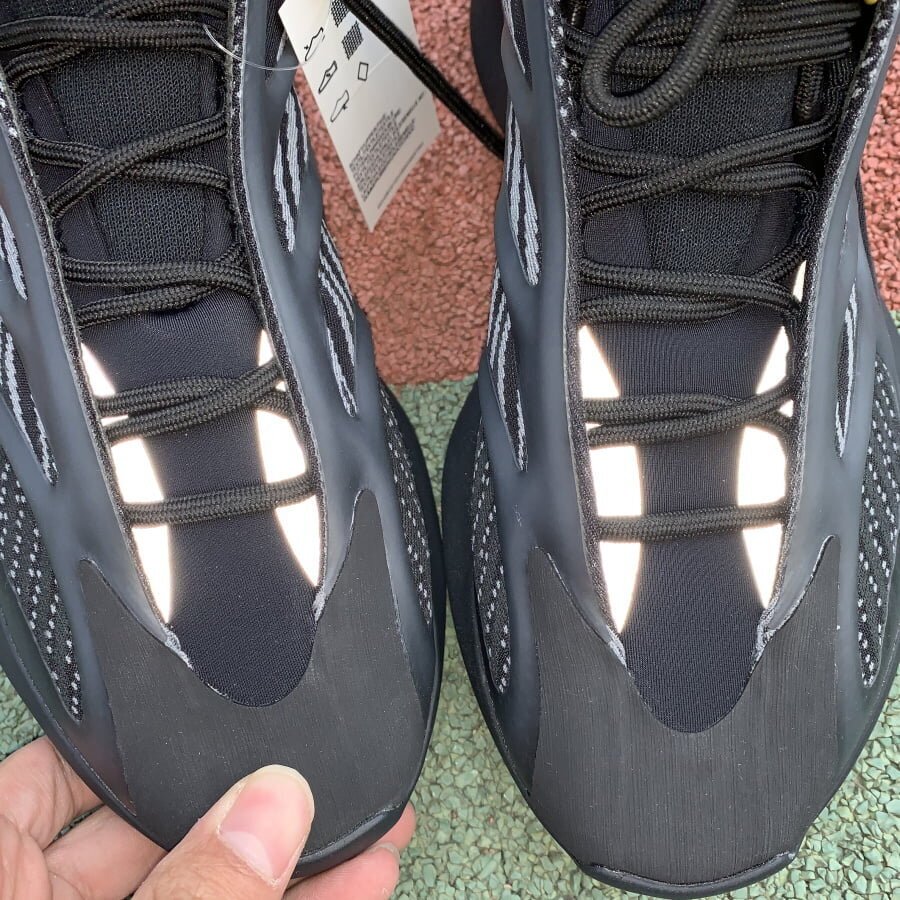 adidas Yeezy 700 V3 Alvah - Image 11
