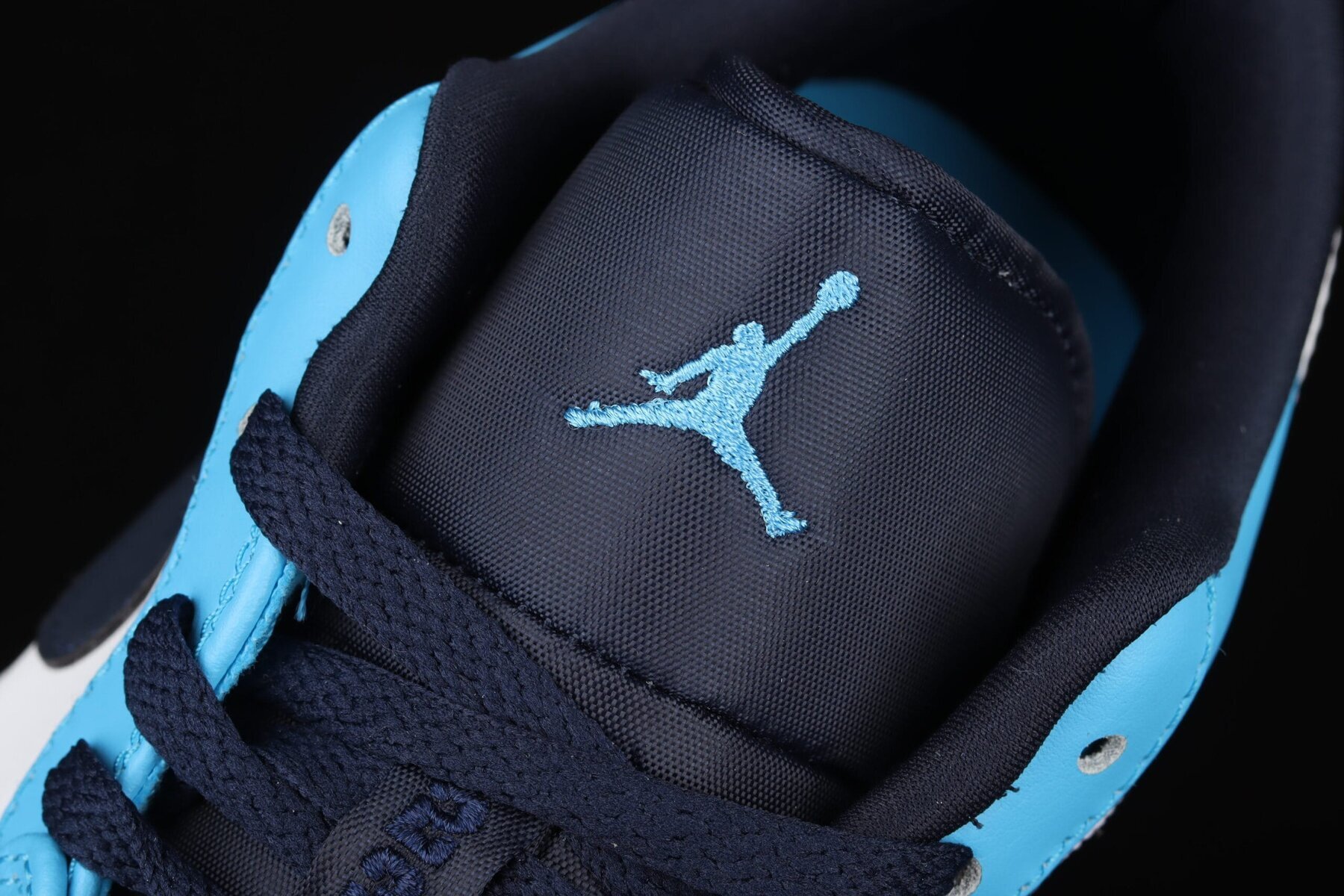 AJ1 Low, UNC - Image 3