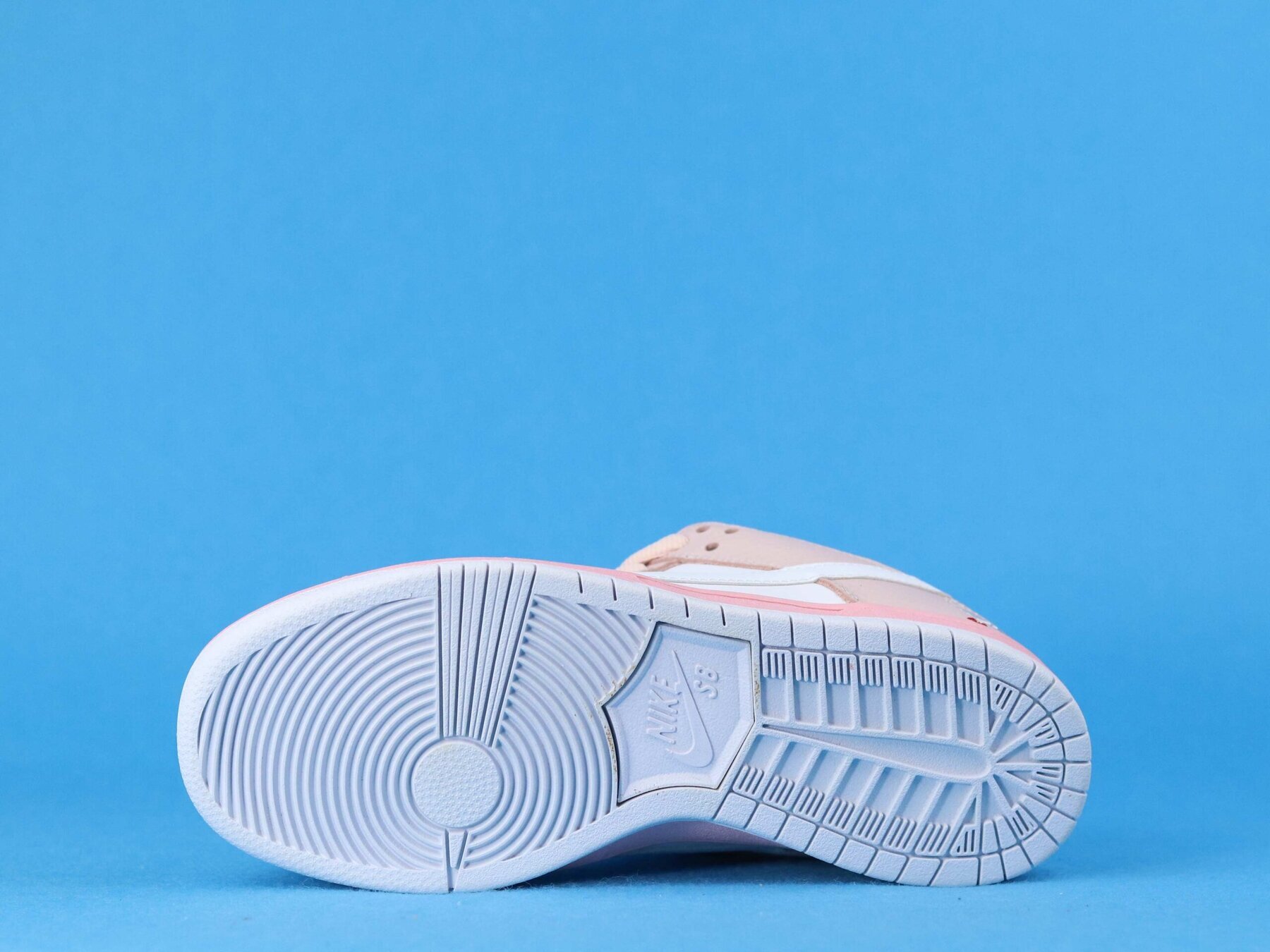 SB Dunk Low Pink Pigeon - Image 6