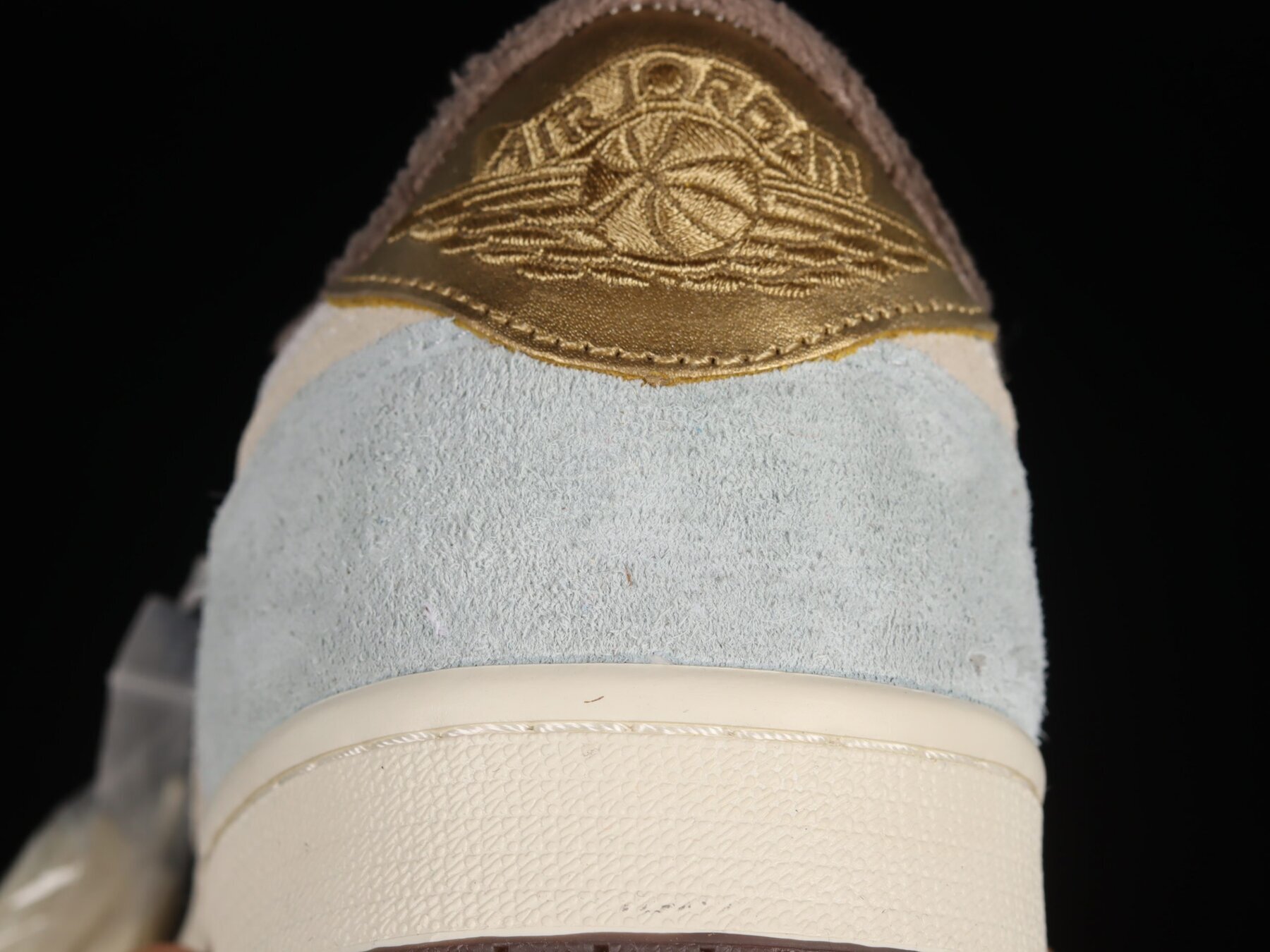 AJ1 Retro Low OG Year of the Rabbit - Image 5