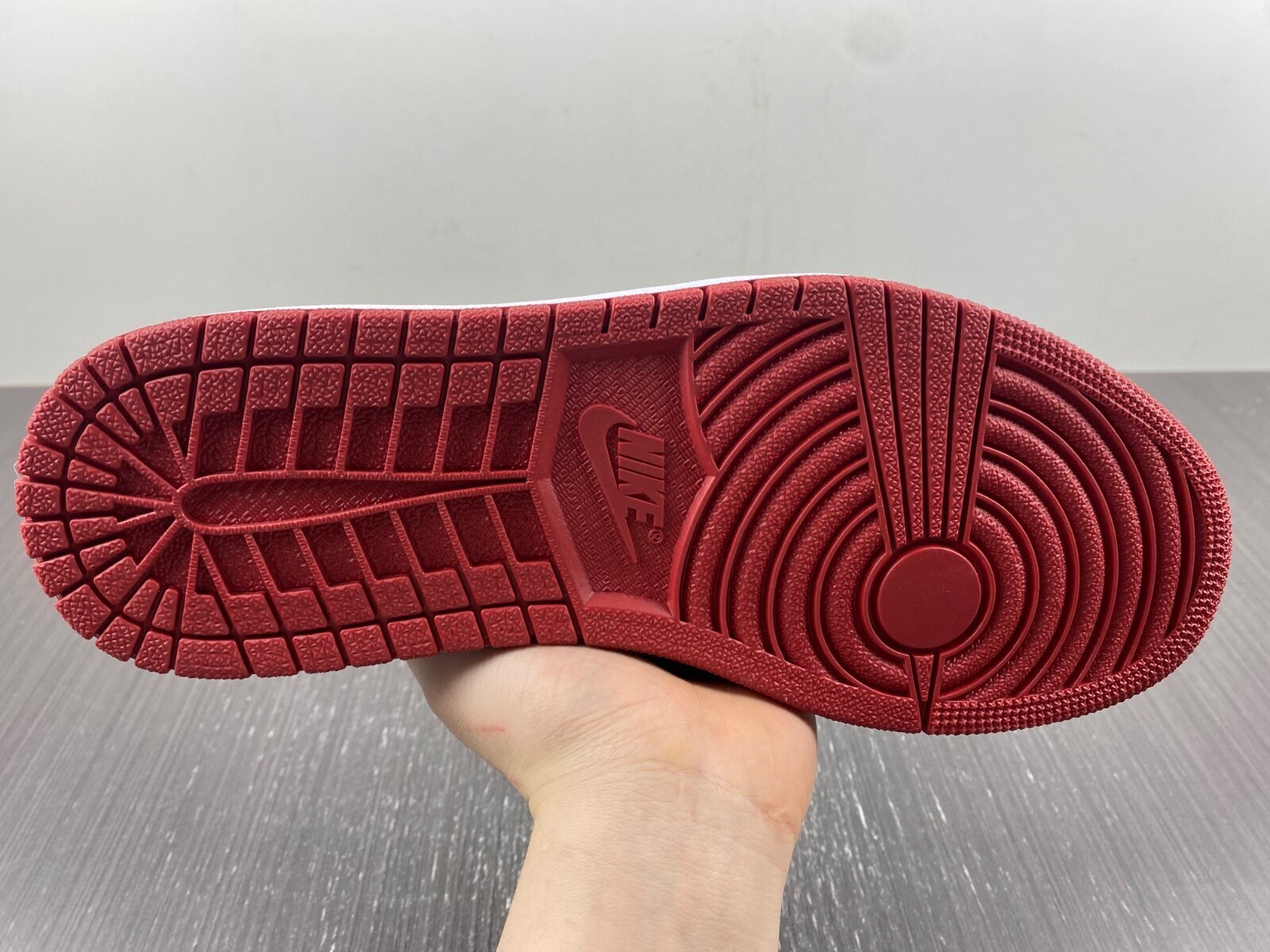 AJ1 Retro Low OG 'Bred' - Image 14