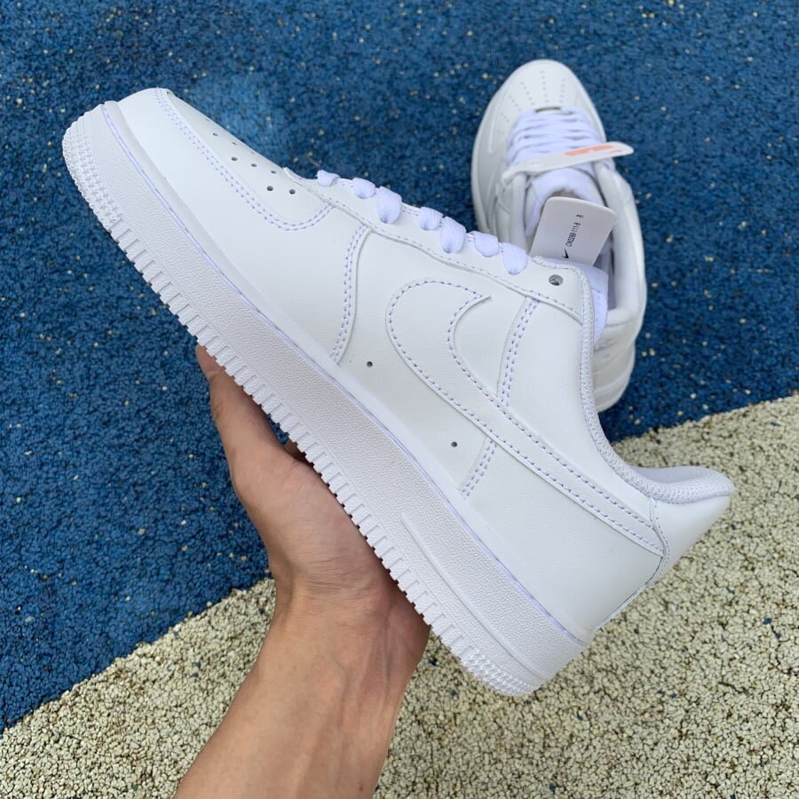 Air Force 1 Low White '07 - Image 3