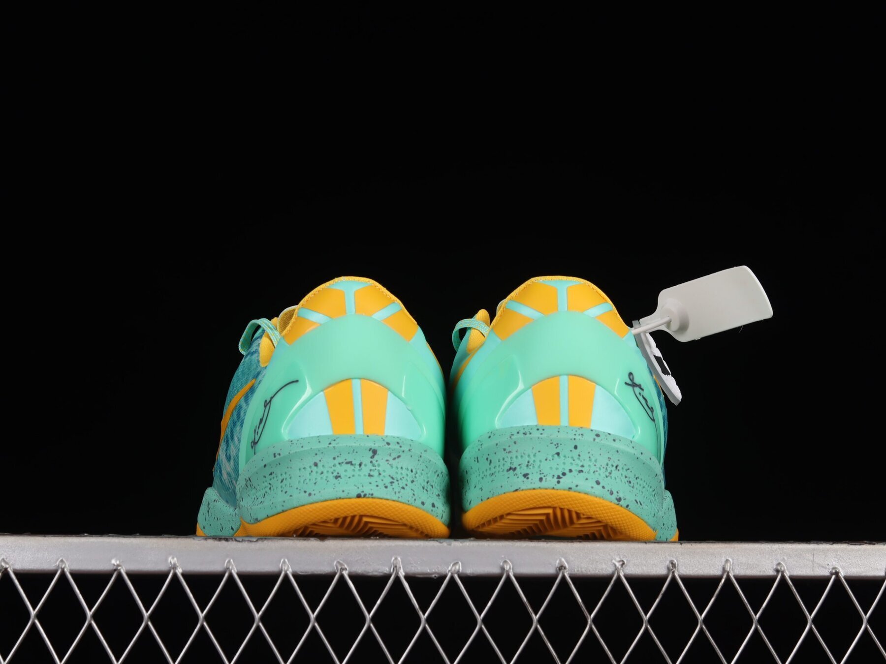 Kobe 8 System Green Glow Laser Orange - Image 3